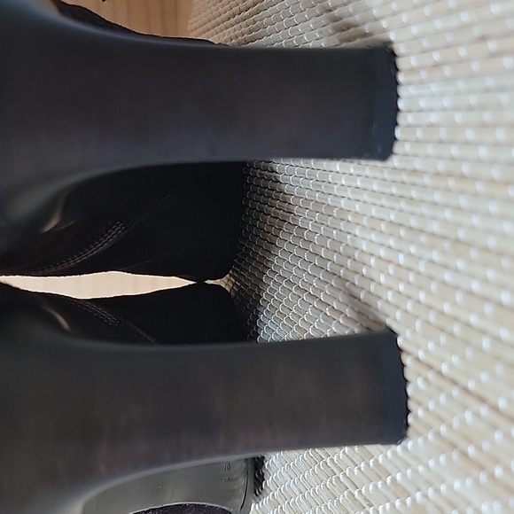 Casadei sz10 Suede Zip Boots with Pony Hair Buckle - Picture 9 of 13